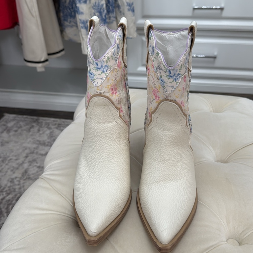 ALTAR’D state (MIA)  FLORAL BOOTS SIZE 6.5 Floral Cream  Boots - Picture 7 of 17